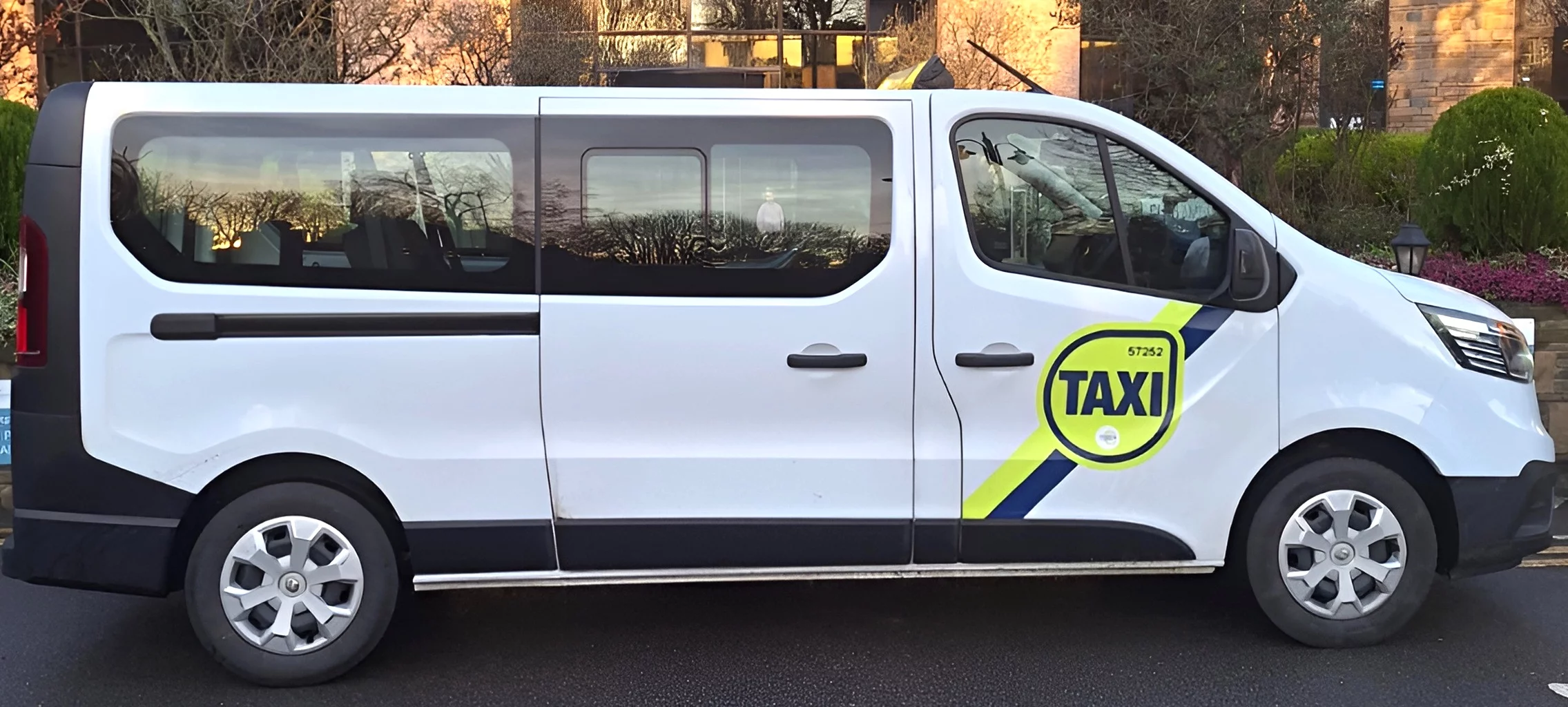 taxi van